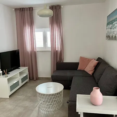 Olive Place 2 Apartment