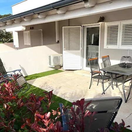 Olive Place 2