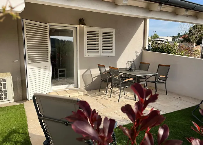 Olive Place 2 טיסנו